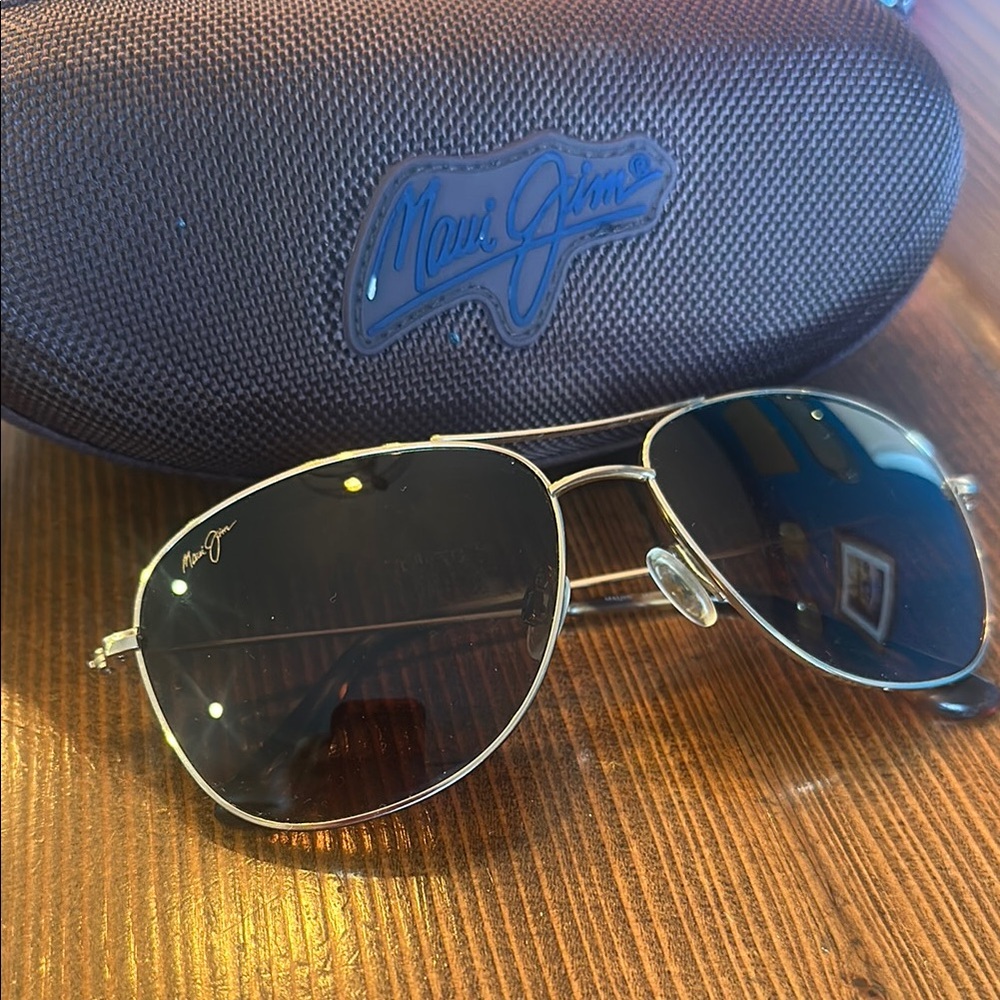 Maui Jim Aviator Sunglasses with Case